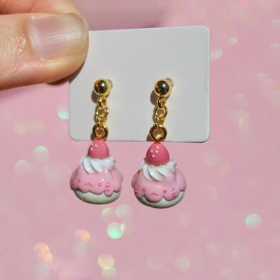 Donut kitty earrings
