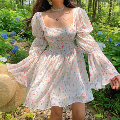 Sweet and spicy lotus root long sleeve floral dress