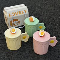 Ceramic fried egg mug with lid and spoon - Thumbnail 3