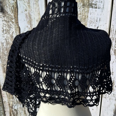 Julietta shawl in blue/black