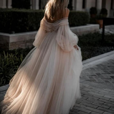 Princess sweetheart simple tulle applique long sleeve wedding dresses