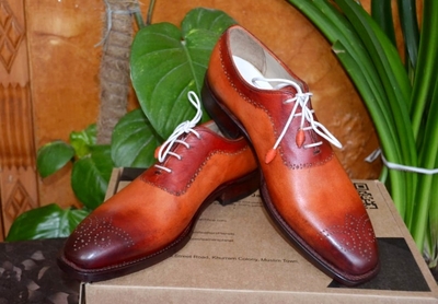 Crafted Leather Reddish Camel Medallion Toe Oxfords Dress Shoes