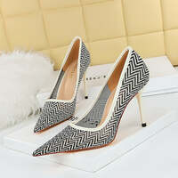 Sensual Webbed Lace Hollow Stiletto Heels Shoes - Thumbnail 4