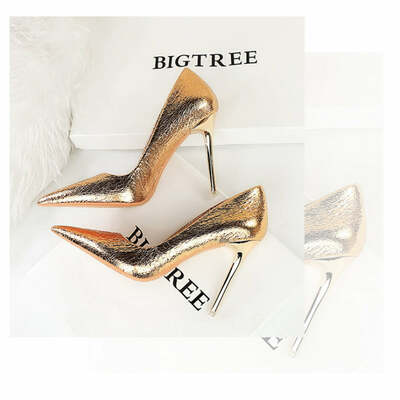 Vintage pointed-toe metallic stiletto heels shoes