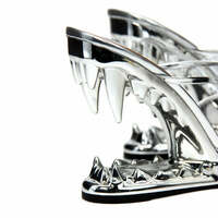 Unconventional Teeth and Feminine High Heels Shoes - Thumbnail 3