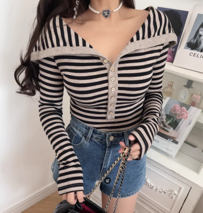 Off-shoulder button-down striped long-sleeved outerwear T-shirt