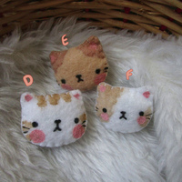 Handmade mini kawaii cat brooches, made of fabric, handmade - Thumbnail 6