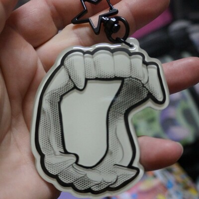 Glow in dark vampire teeth keychain - Thumbnail 3