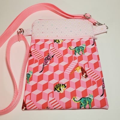 Tabby road crossbody bag