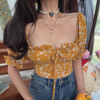 Fashionable floral strappy off-shoulder top