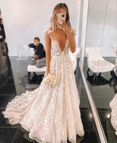 Elegant A Line Lace Appliques Wedding Dress Bridal Gowns