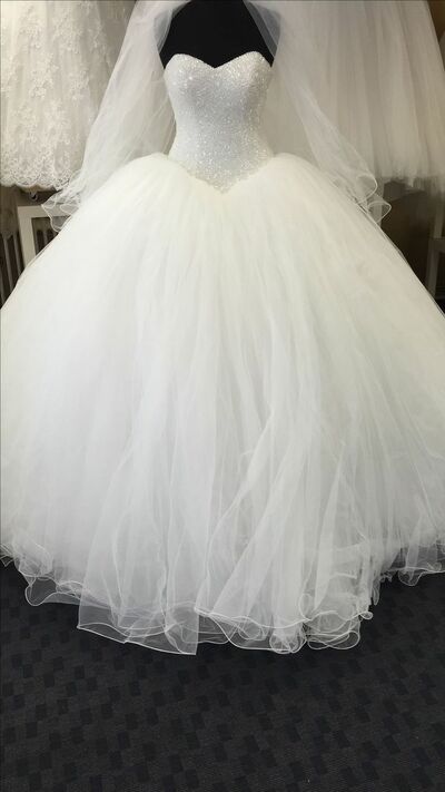 Elegant Sweetheart Puffy Beaded Crystals Wedding Dress Bridal Gowns