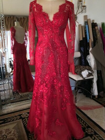 Elegant Mother of the Bride/Groom Dress Red Long Sleeve Lace Appliques Evening Formal Prom Dress