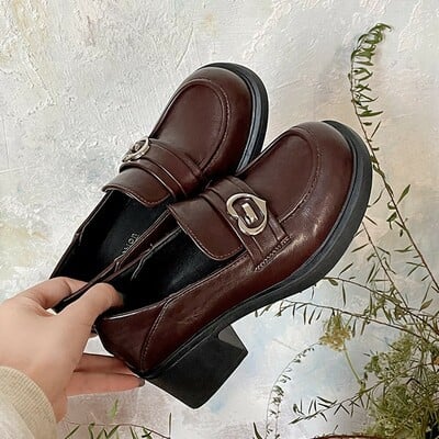 Retro heart buckle heeled loafers