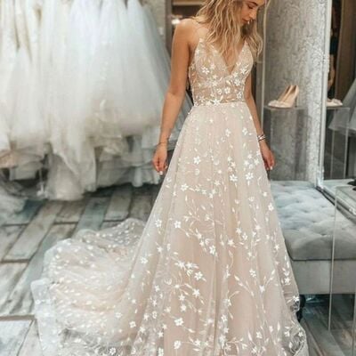 A-line floral wedding dress, flowers appliques luxury wedding dress wedding gown