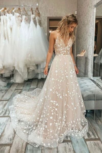 A-line Floral Wedding Dress, Flowers Appliques Luxury Wedding Dress Wedding Gown
