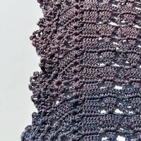 Nyota Shawl in Cotton/ Acrylic Blend in a gradient from pink to blue - Thumbnail 4