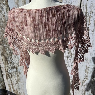 Fine-bordered scarf/stole in toasted mauve