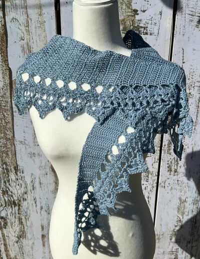 Fine-bordered scarf/stole in Light and Medium Blue Wool Blend