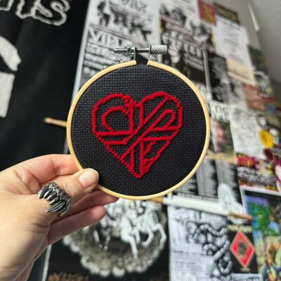 4" velvet crass heart hoop