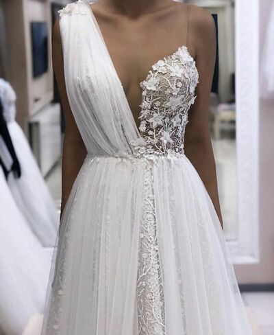 Sexy Deep V-neck Wedding Dress, Appliques Bodice Tulle Bridal Dress Wedding Gown