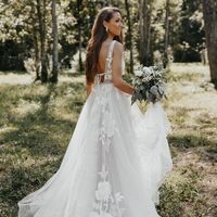 Sexy Deep V-neck Wedding Dress, Appliques Bodice Tulle Bridal Dress Wedding Gown - Thumbnail 2