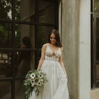  Sexy Deep V-neck Wedding Dress, Appliques Tulle Bridal Dress Wedding Gown - Thumbnail 1