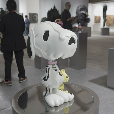 Xxl arttoy by cote escriva "melted friends" 