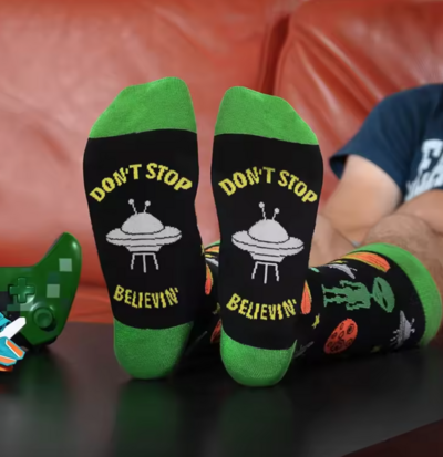 DON'T STOP BELIEVIN' SOCKS