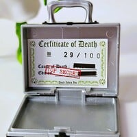 ArTToy “Karoshi San Area 51 Edition” by  Andrew Bell - Thumbnail 3