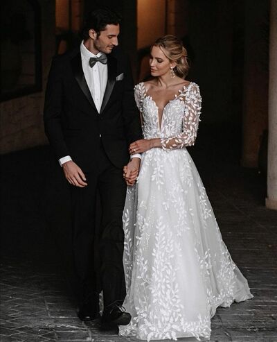 Fabulous V-neck Sexy Wedding Dress, Appliques Tulle Bridal Dress