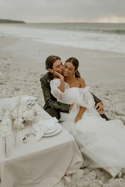 Sexy A-line Wedding Dress, Tulle Bridal Dress Wedding Gown