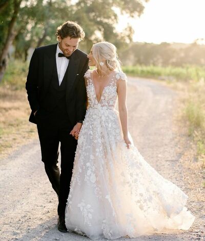 Sexy V-neck Wedding Dress, Appliques Tulle Long Bridal Dress