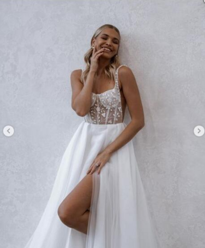 Elegant Split Lace Wedding Dresses Bridal Gowns