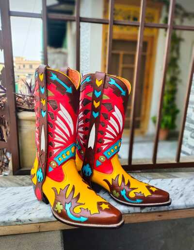 Crafted Leather Classic Dress Shoes Multi Color Leather Designer Fashion Ankle Cowboy Pointed Toe Boot 