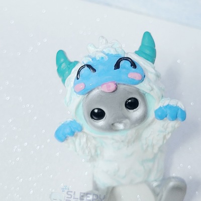 Yeti robot resin art toy figurine kawaii desk buddy 