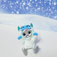 Yeti Robot Resin Art Toy Figurine Kawaii Desk Buddy  - Thumbnail 4