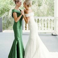 Elegant  Sheath Green V-neck Satin Mother of Bride Groom Dress - Thumbnail 1