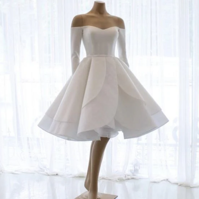 Ball gown ruffle short prom dresses with long sleeves