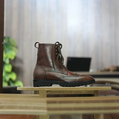 Handmade ankle high men's brown leather wing tip boot - Thumbnail 2