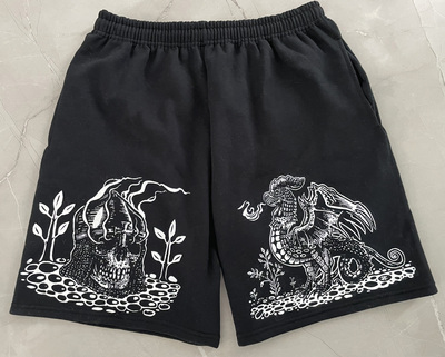 "Cockatrice" Pocketed Shorts (black)