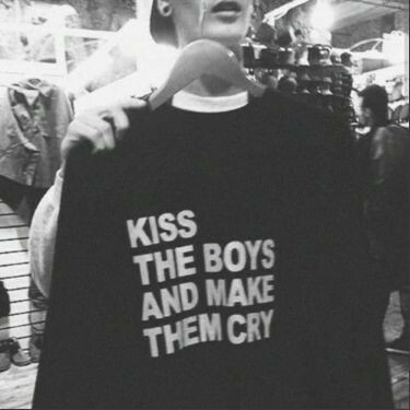 Free Shipping-KISS THE BOYS AND MAKE THEM CRY TEE