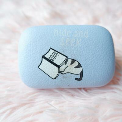 Sleepy kitty contacts case kit
