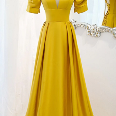 Yellow satin a line v neck lace up prom dresses