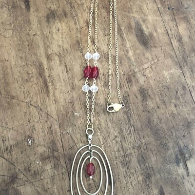 Simple festive necklace 