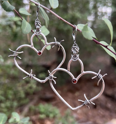 Barbed Heart Earrings - Garnet