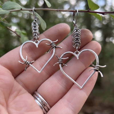 Barbed heart earrings - small