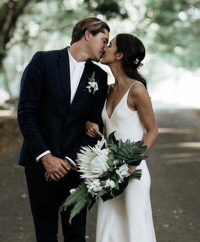 Simple Wedding Dress, V-neck Bridal Dress Wedding Gown