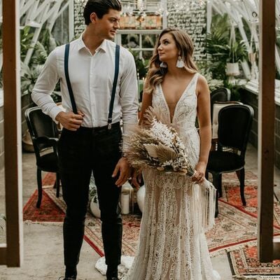 Sexy deep v-neck wedding dress, lace backless bridal dress wedding gown