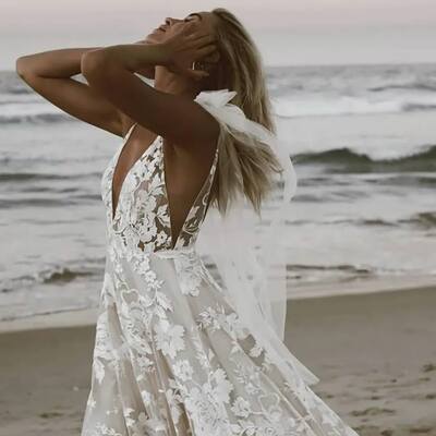 Beach appliques lace wedding dress, deep v-neck tulle bridal dress wedding gown